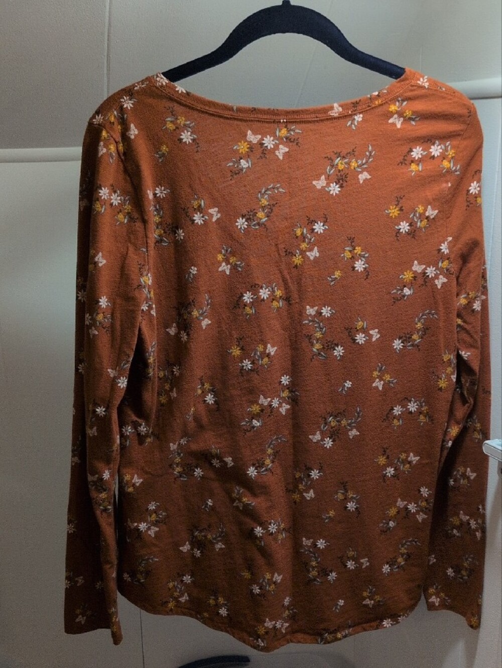 SONOMA Rust Floral V-Neck Long Sleeve Tee - Picture 3 of 3